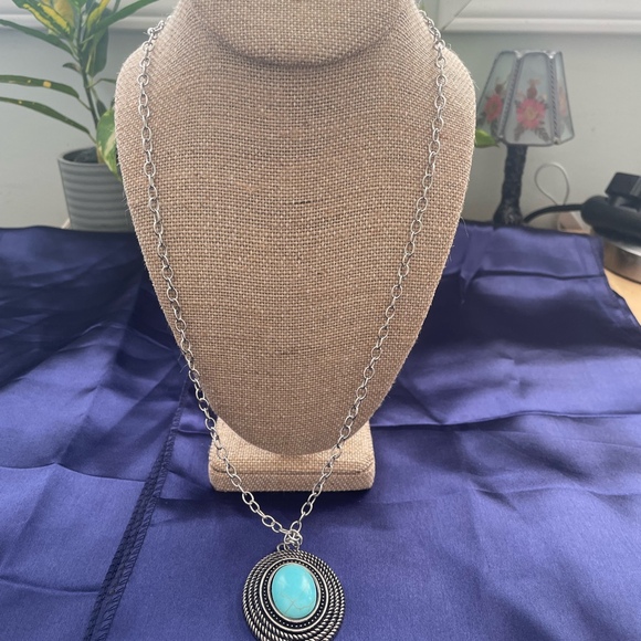 Silver Tone Turquoise Color Pendant Necklace - Picture 4 of 5